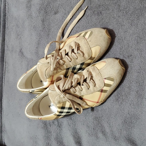 Burberry Sneakers Size 38 - Picture 1 of 11